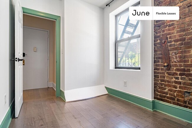 Building Photo - 345 E 21st St