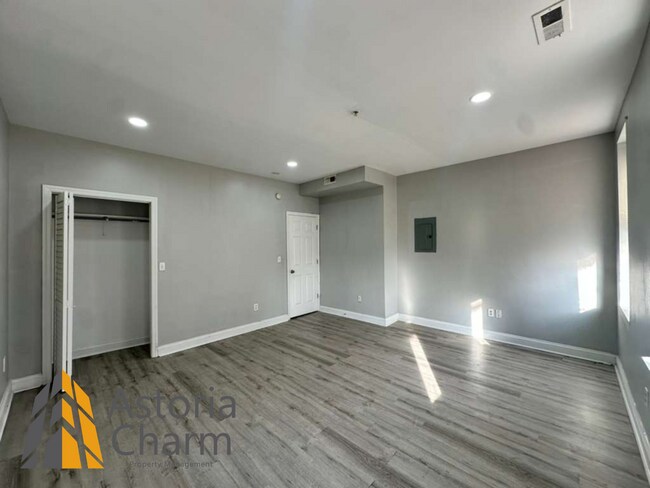 Building Photo - 1918 N Charles St