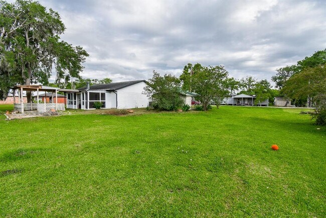 Building Photo - 2847 County Rd 510A