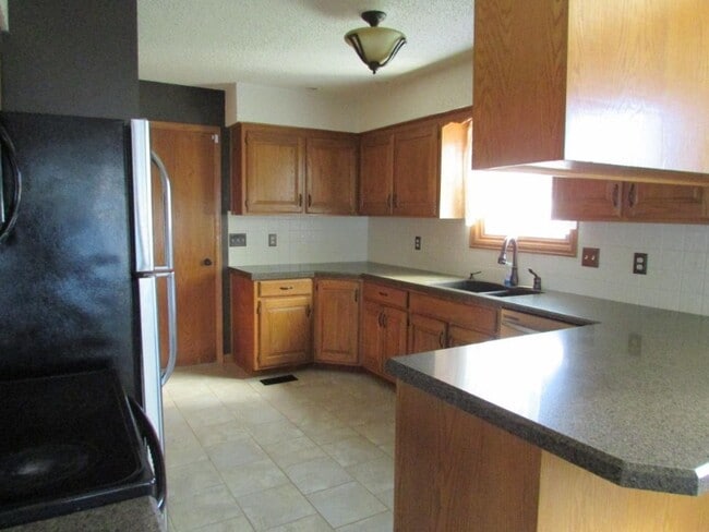 Building Photo - 4616 Farmstead St