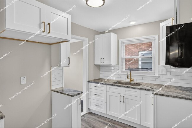 Building Photo - Fully Renovated 3-Bedroom Brick Bungalow in Detroit, 48235