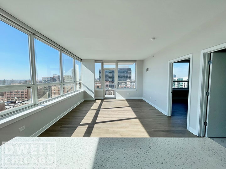 Building Photo - 776 W Quincy St