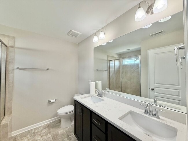 Building Photo - Stunning 3BD, 3.5BA Raleigh Townhome in th...