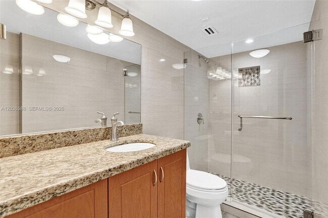 Building Photo - 2030 S Ocean Dr