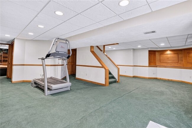 Building Photo - 15 High Point Cir