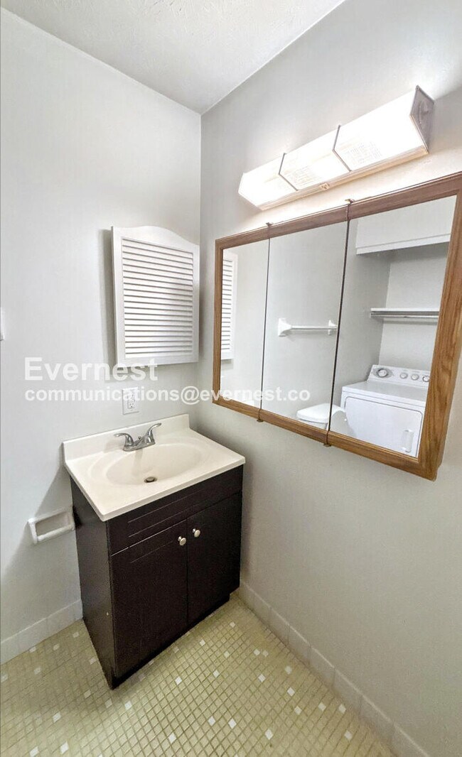 Building Photo - 5245 Portland St