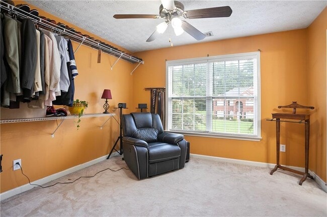 Building Photo - 130 S Links Dr