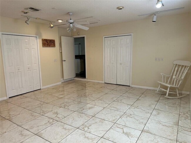 Building Photo - 304 Alegriano Ct
