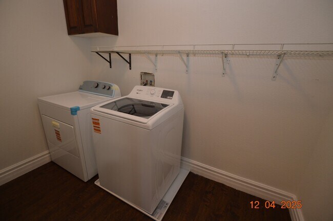 Building Photo - 638 Harvester Course Dr