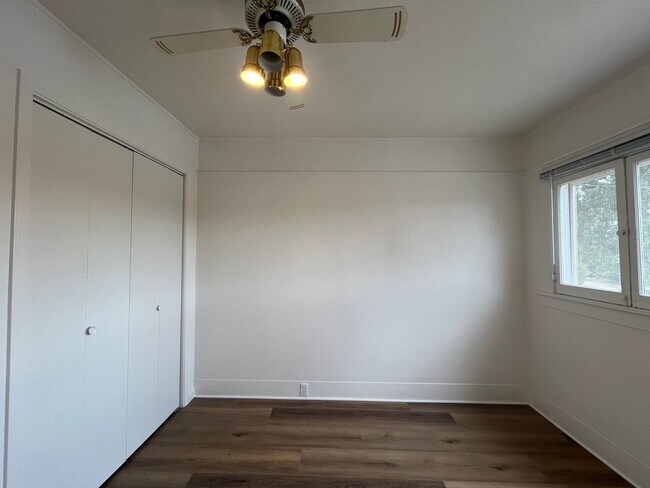 Building Photo - 1434