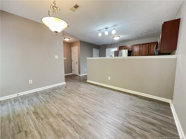Building Photo - 395 Americana Dr