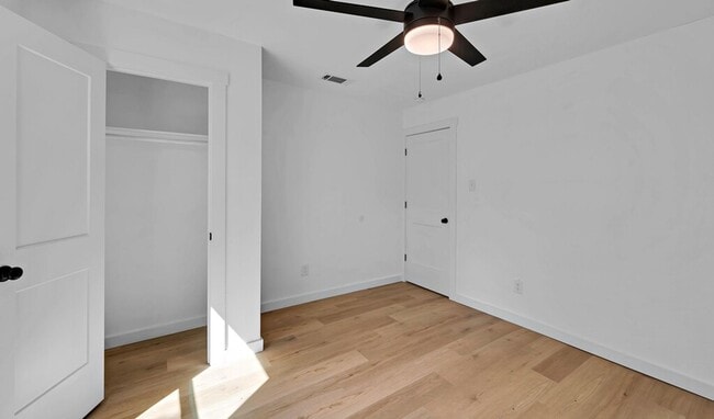 Building Photo - 3904 Speight Ave