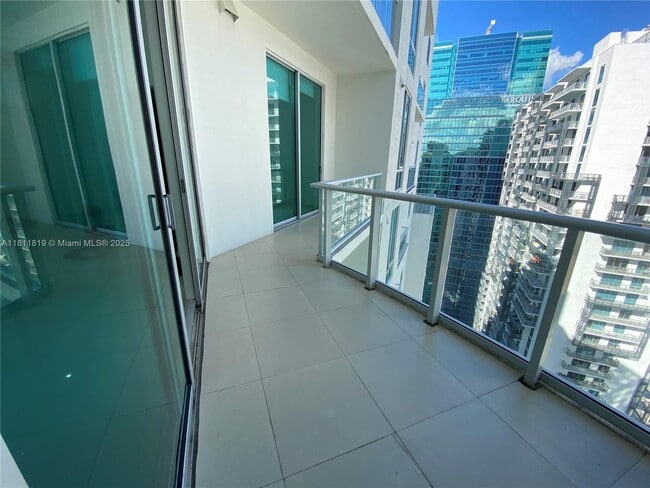 Primary Photo - 300 S Biscayne Blvd