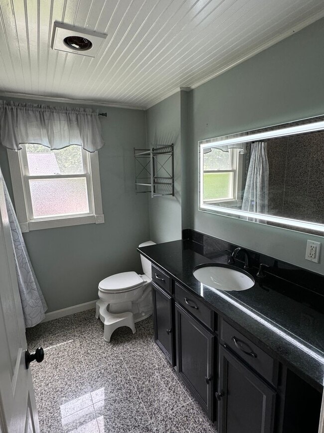 Building Photo - Modern 3 Bedroom Single Family - Available...