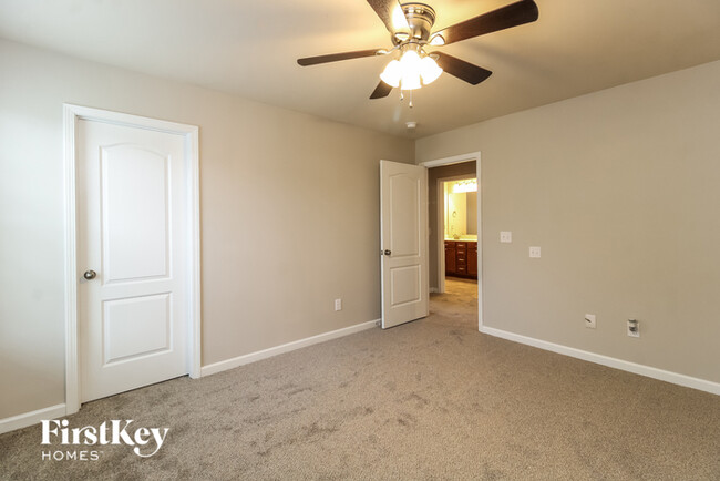 Building Photo - 2936 Grassy Knoll Cir