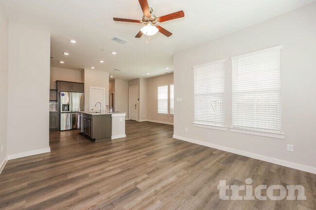 Building Photo - 205 Hockliffe Ct