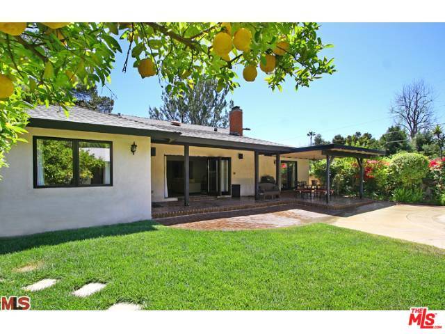 Building Photo - 2001 Coldwater Canyon Dr