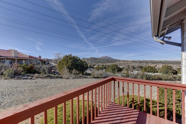 Building Photo - Great views from this 2X2 Montana Terrace ...