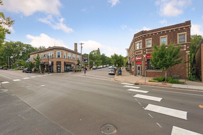 Building Photo - 2222 Glenwood Ave