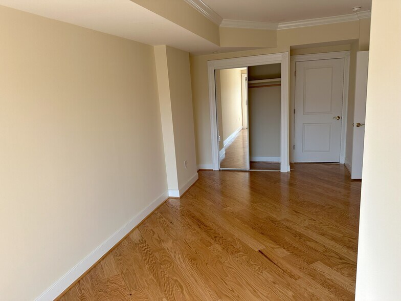 2nd Bedroom - 5 Park Pl