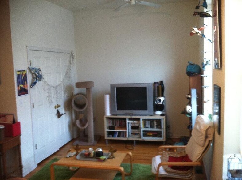 Primary Photo - 2519 W North Ave