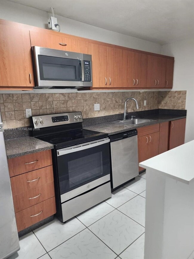 Building Photo - 4150 NW 79th Ave