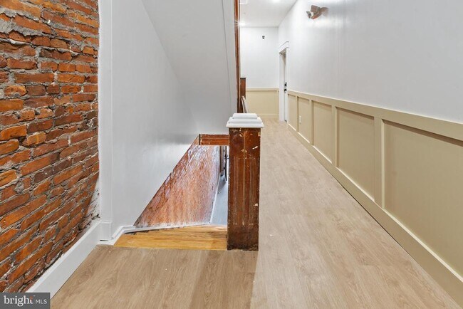 Building Photo - 900 N 41st St