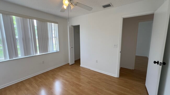 Building Photo - 4068 Eastridge Dr