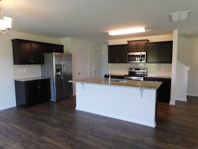 Building Photo - Brand New! 4 bed, 2.5 bath