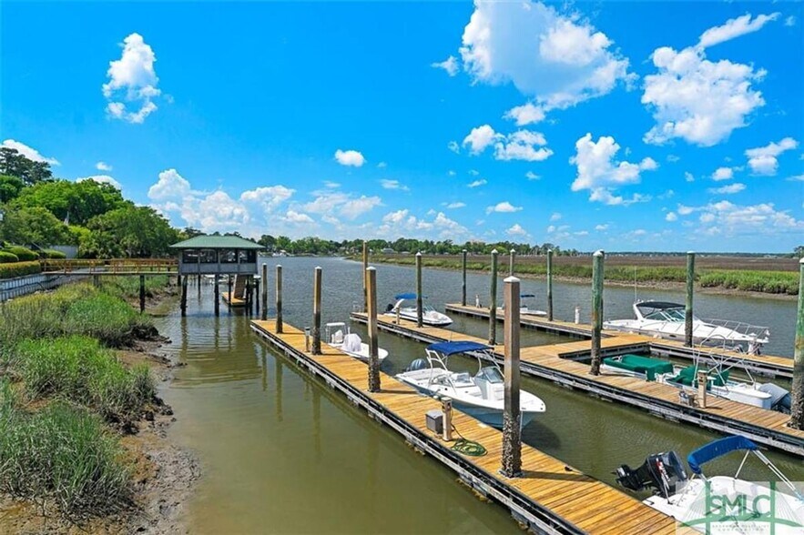 Building Photo - 49 Thatcher Ln