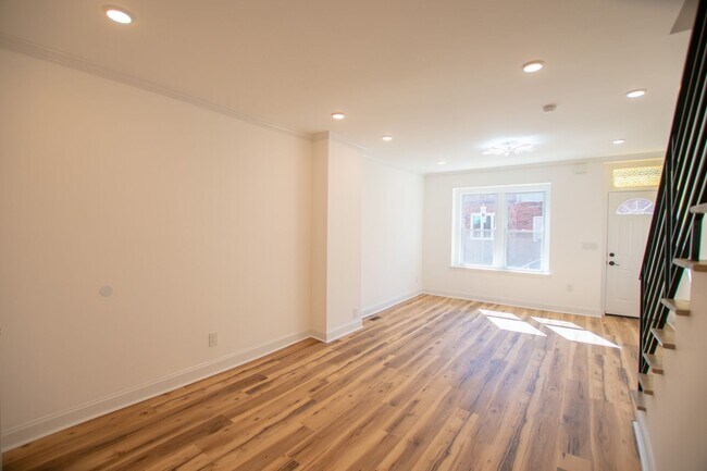Building Photo - Renovated South Philadelphia Rowhome