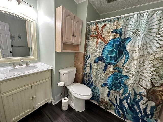 Hall Bath - 315 Sunset Dr