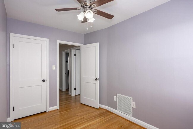 Building Photo - 427 Westham Way