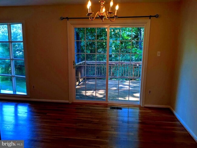 Building Photo - 8702 Thunderbird Ct