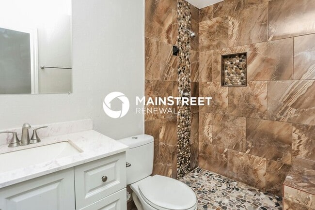 Building Photo - 3 Bedroom Pet-Friendly Home in Dallas, TX with Main Street Renewal