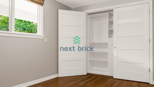 Building Photo - 3 Bed 2 Bath Single-family Home Available for Rent!