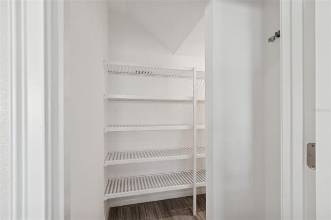 Building Photo - 4921 W Paul Ave