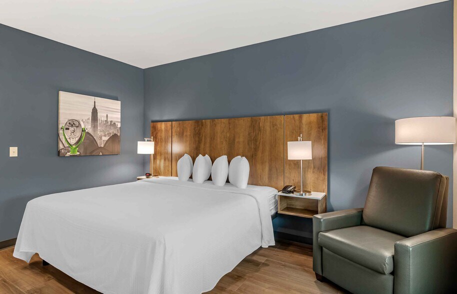 Building Photo - Furnished Studio-Jacksonville - Airport