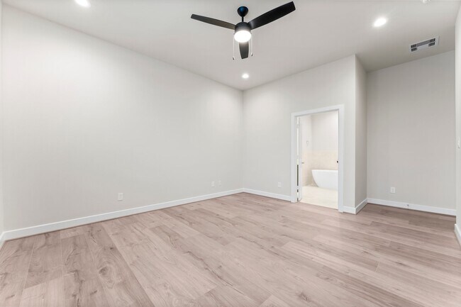 Building Photo - 5905 Haring Ln