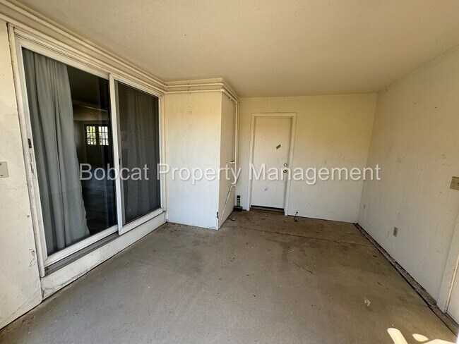 Building Photo - Unique Duplex on the South Side of Carson City - Near Tons of Shopping