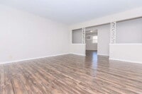 Building Photo - "$350 off if moved in by 7/10/26 - "Charming 2-Bedroom Retreat with 950 Sq Ft of Comfort in India...