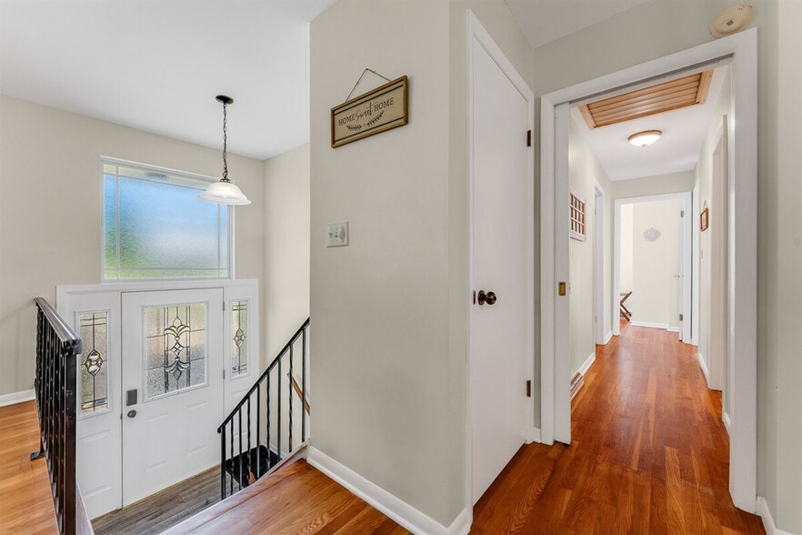 Building Photo - 521 Woodhaven Dr