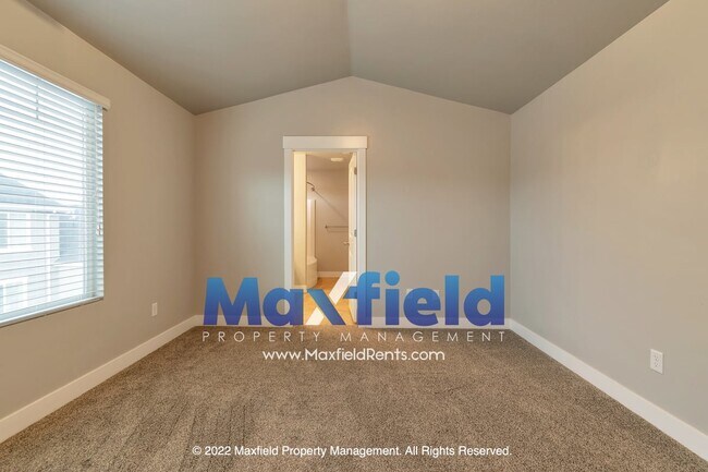 Building Photo - 529 Fox Chase Dr