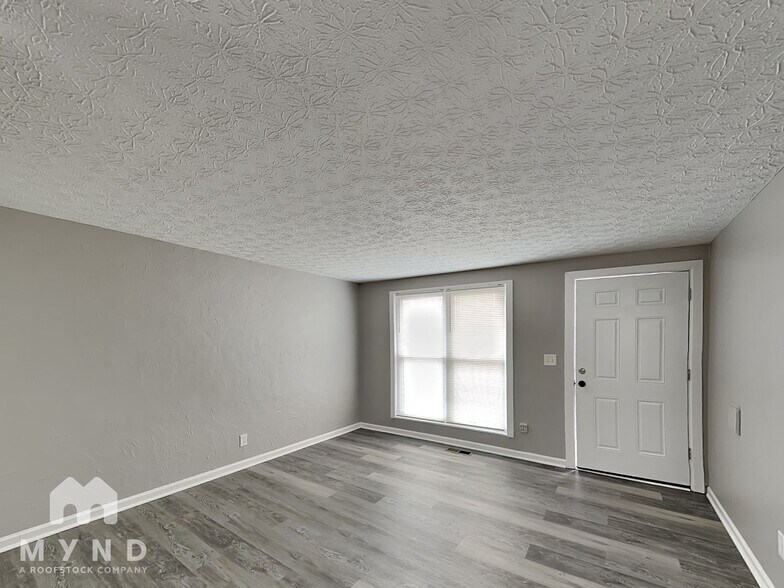 Building Photo - 6200 Maple Canyon Ave