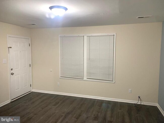 Building Photo - 424 Harford St