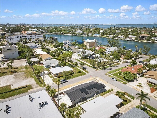 Building Photo - 3528 Casablanca Ave