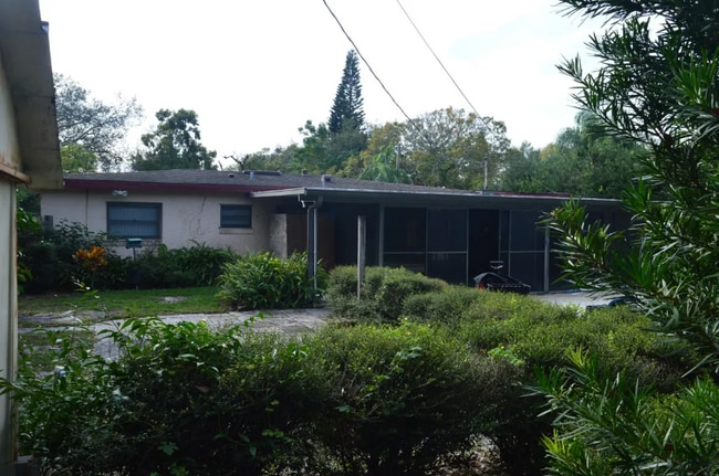 Building Photo - 3557 Arbutus Ln