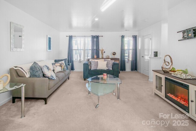 Building Photo - 2715 Sydney Overlook Ln