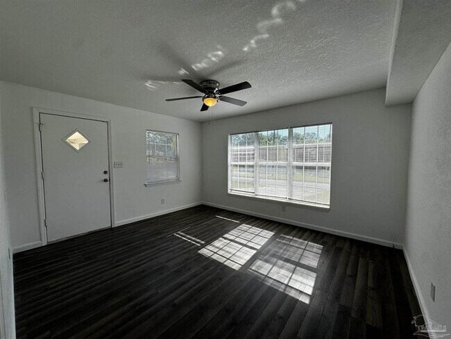 Building Photo - 5367 Locklin Ave