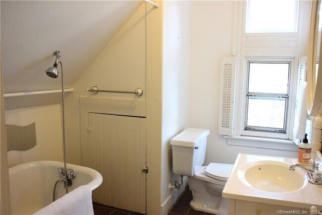 Building Photo - 45 Trumbull St